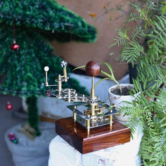 25.4 Cm Orrery Luxury Home Décor Solar System Model Perfect House Warming Gift, Gift for Husband, Tellurion, Elegant Functional Décor Masterpiece