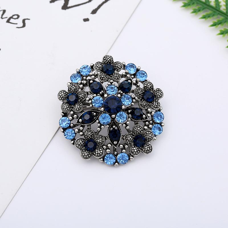 Брошь с инкрустацией из жемчуга и животного - мультяшный стиль, сплав, бижутерия в виде капли масла, для женщин