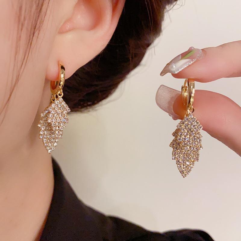 Длинные серьги с кисточками Женские Корейский Дизайн ДунДэмун Универсальные серьги