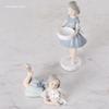1 шт. Современная милая девочка, украшение из смолы, маленькая девочка с щенком, миниатюрная домашняя декоративная статуэтка, рождественский подарок, фигурка