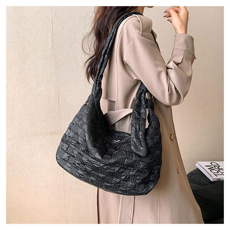 Ielgy Cloud Bag Plaid Pleated One-Shoulder Cotton-Padded Bag Large-Capacity Casual Korean Version Diagon