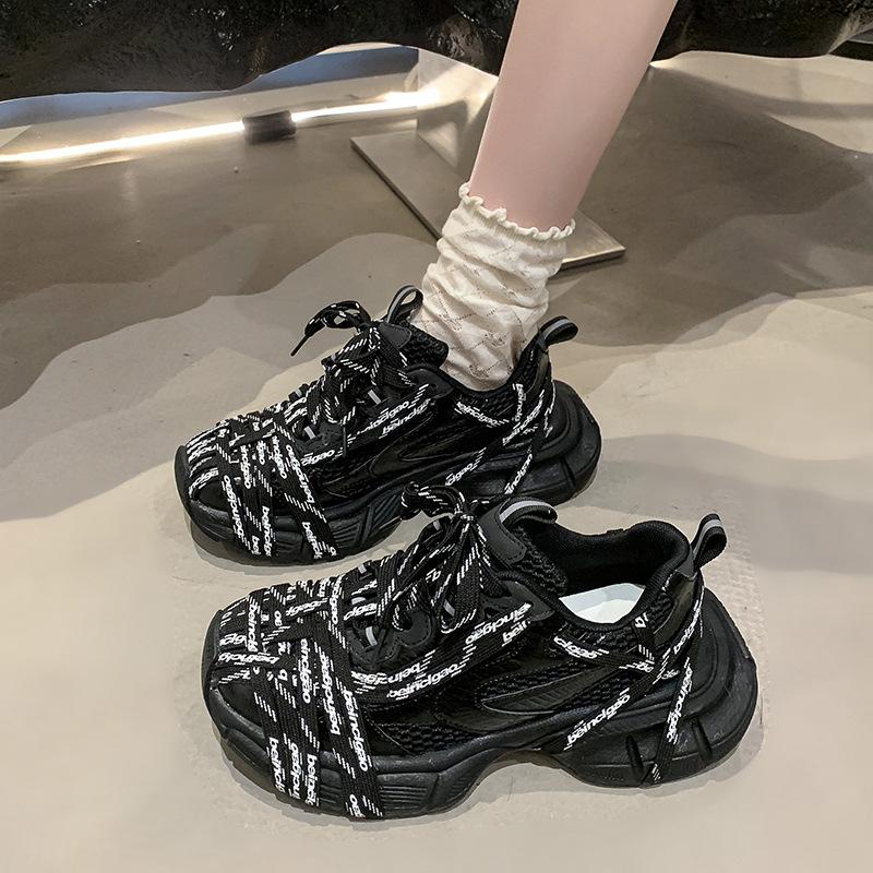 Париж ремешок платформа жареные уличные папины кроссовки женские 2025 новые маленькие универсальные увеличивающие рост повседневные кроссовки для бега