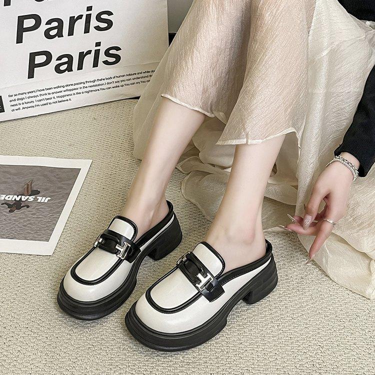 Женские туфли на платформе в британском стиле, маленькие кожаные туфли 2024 года, повседневная мода, круглая голова, толстый каблук, одна педаль, мокасины с застежкой-молнией