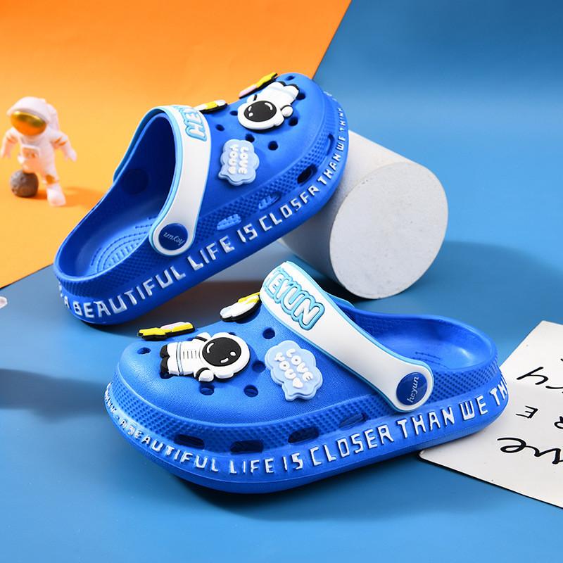 Стильные мультяшные детские туфли с отверстиями, дышащие летние сандалии для мальчиков и девочек, удобный дизайн из ЭВА