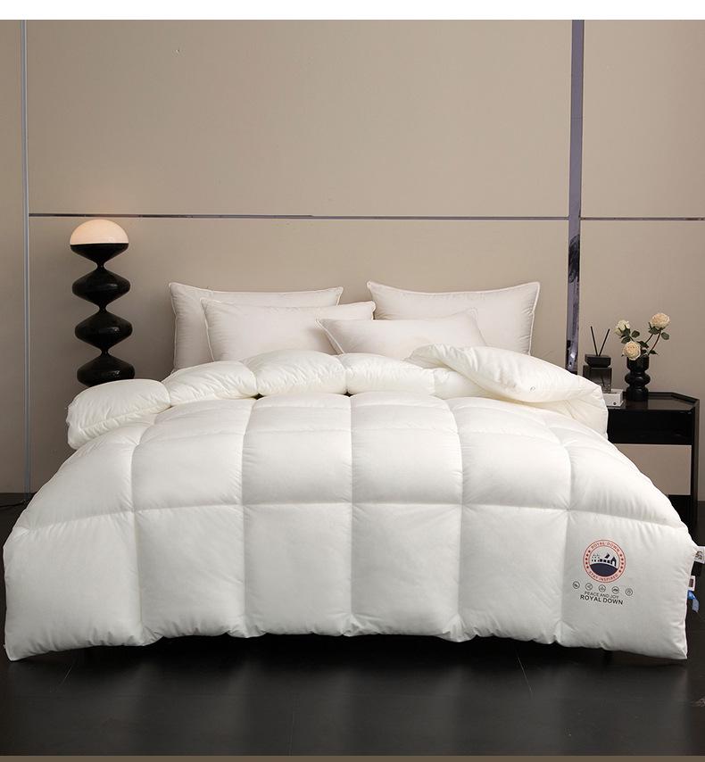 Icelandic Cashmere Down Luxury Quilt with High Rebound Warmth