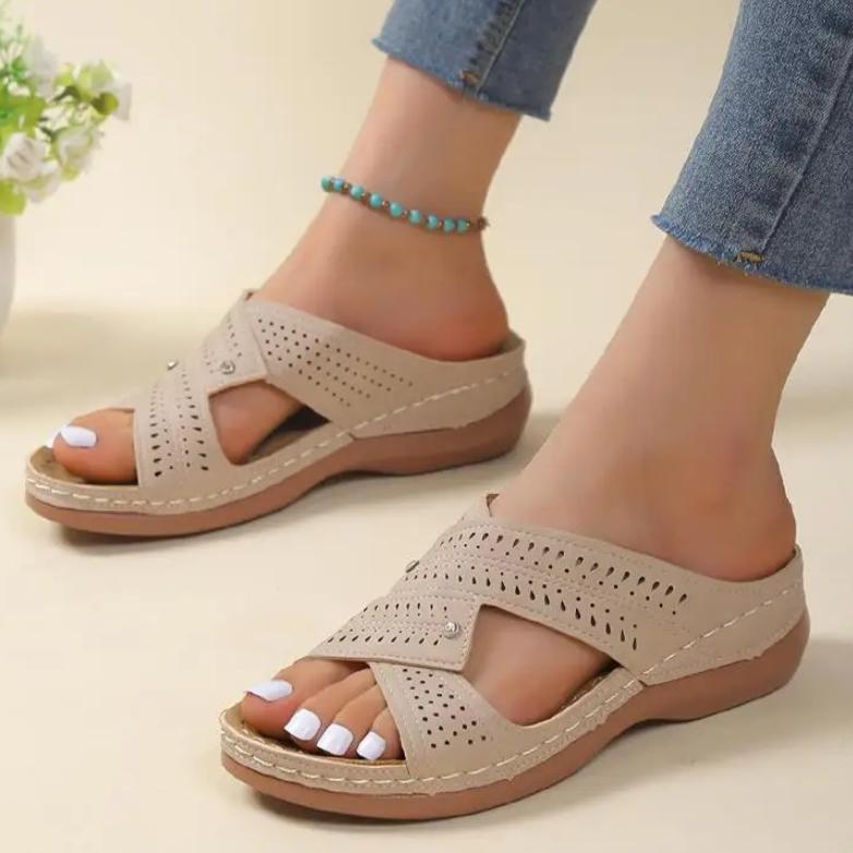 Летняя женская обувь Сандалии Нескользящие женские туфли Шлепанцы Обувь для женщин Обувь на танкетке Женские тапочки больших размеров Женские тапочки Женская обувь