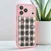 Клетчатый Мишка Чехол для iPhone: Милая, ударопрочная защита для iPhone 13, 14 Pro Max, 15 и 16 Pro.