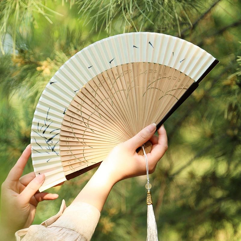 Retro Hand Fan Folding Fan Wedding Hand Fans for Woman Wedding Fan Dancing Fans Accessorie Chinese Fans Holiday Gifts Home Decor