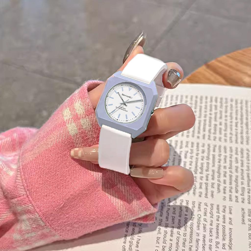 SKMEI Fashion Quartz Watches Elegance Ladies Small Square Wristwatch Young Sweet Girls Simple Waterproof Watch Relogio Feminino