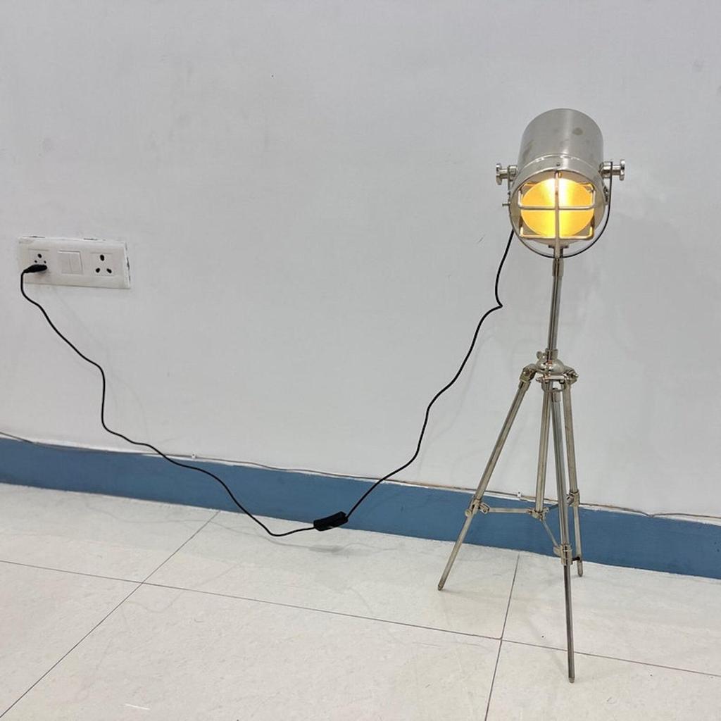 Настольная лампа-прожектор Декоративная хромированная отделка Прожектор Настольная подставка-тренога Домашний декор