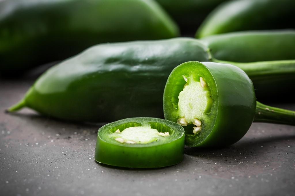 SAFLAX Сад в сумке - Органический - Острый перец чили - Ранний халапеньо - 20 семян - С субстратом в подходящем стоячем мешке - Capsicum annuum