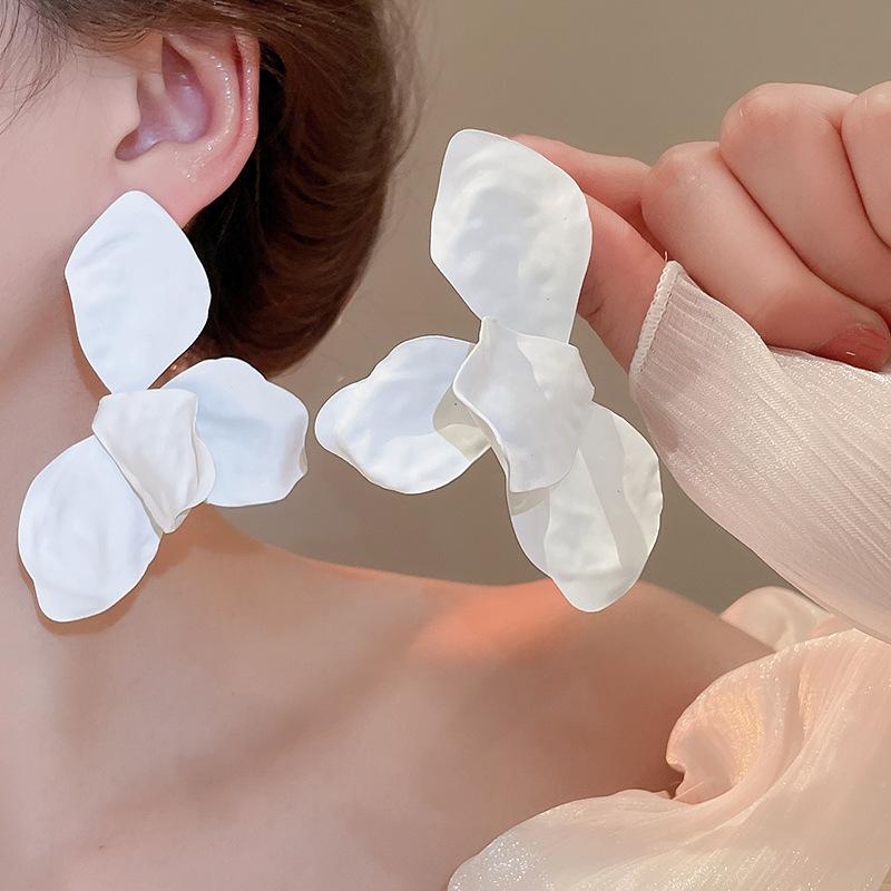 Silver Needle Super Fairy Elegant Bow Flower Stud Earrings French Light Luxury Earrings Literary Style Sweet Versatile Earrings