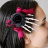 1pc Haunted Style Skeleton Hand Hair Clip Contrast Rose Bows Practical Plastic For Themed Dressing Up Event