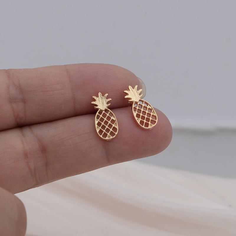 Минималистичные полые серьги-гвоздики с ананасами для девочек, креативные маленькие серьги-гвоздики с фруктами из золотого сплава, европейские и американские ювелирные изделия