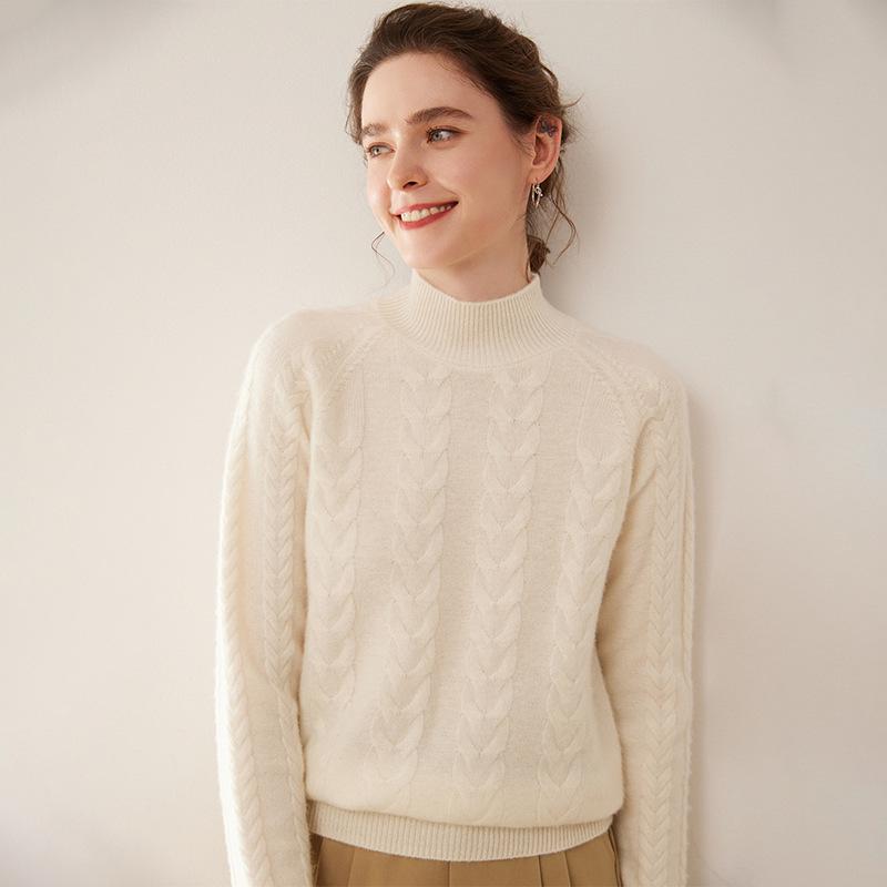 Женский кашемировый свитер однотонного цвета с узором «косы», полувысоким воротником, свободного кроя