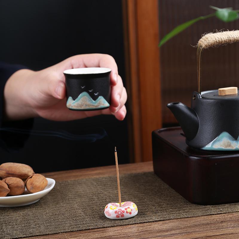 Японский стиль Подставка для благовоний Катушечная курильница Керамическая основа Буддийский домашний В помещении Алтарный стол Домашнее украшение