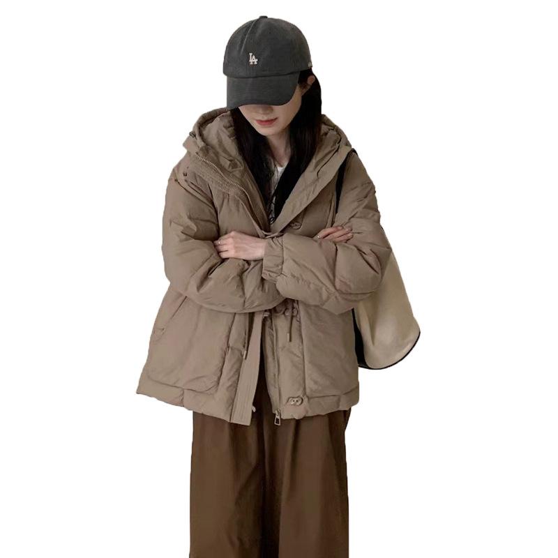 Женская короткая куртка с капюшоном и небольшой талией 2024 года, теплая куртка с пряжкой в виде свиного носа, прилив