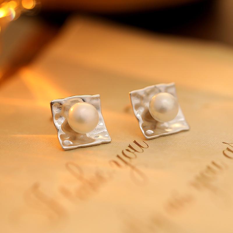Серьги-пусеты Banyan Tree из серебра 925 пробы с геометрическим дизайном и жемчугом-ракушкой - Корейский трендовый нишевый стиль