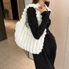 Новый нишевый дизайн портативная сумка-жилет простая однотонная плюшевая сумка-тоут новая сумка на плечо подмышку