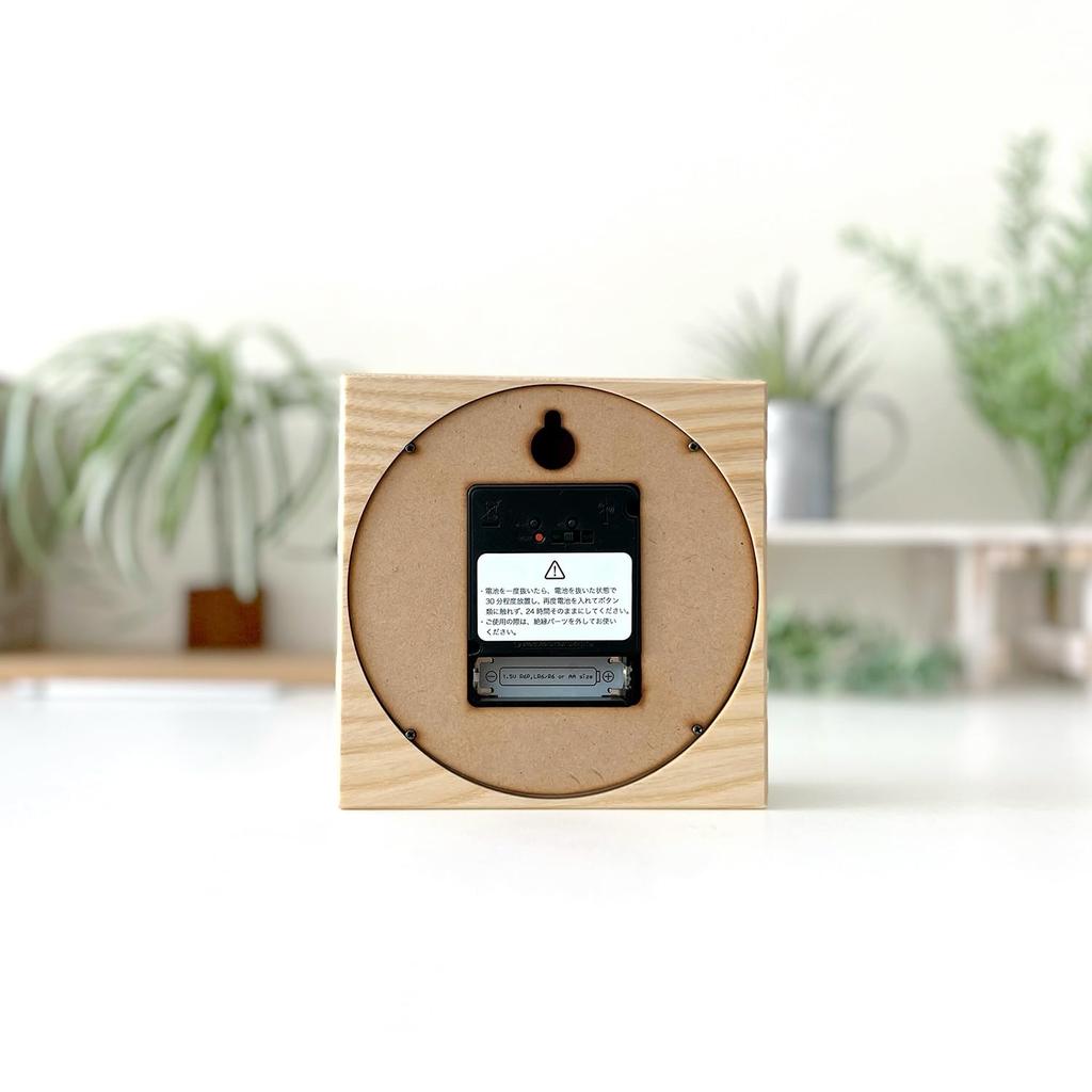 KATOMOKU Dual Use Clock 4 Natural km-95NARC Wall/Tabletop Use Radio-Controlled Clock with Continuous Second Hand, 14cm