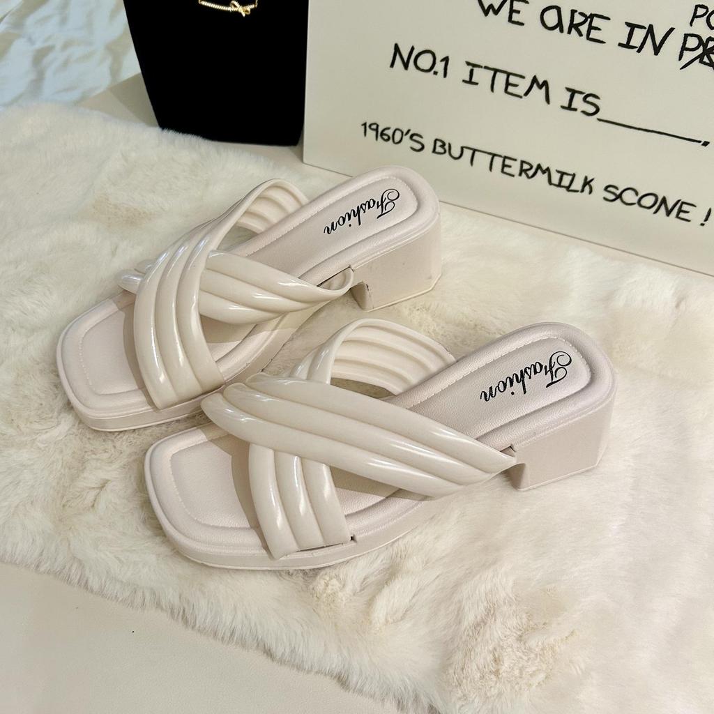 Женские летние сандалии на массивном каблуке из Юго-Восточной Азии: Универсальная пляжная одежда для улицы