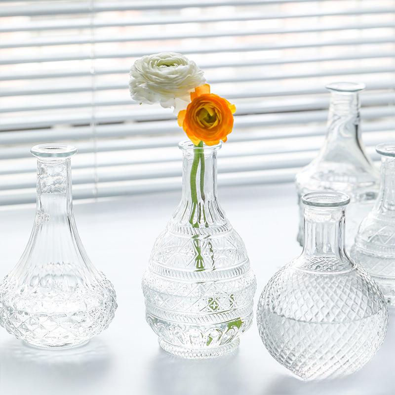 Vintage Relief Pattern Vase Madrid Size Transparent Glass Bottle European Creative Fine Mouth Palace Vase Wholesale Home Decor
