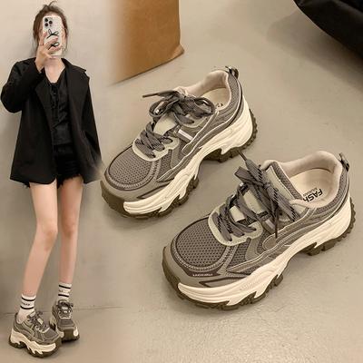 Женские кроссовки на толстой подошве, новые универсальные ретро кроссовки на осень 2025 года, повседневные спортивные маффины, увеличивающие рост на 7 см~