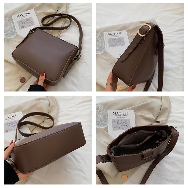 IELGY Versatile Messenger Bag, Fashionable Shoulder Underarm Bag, Retro Foreign Niche Bucket Bag