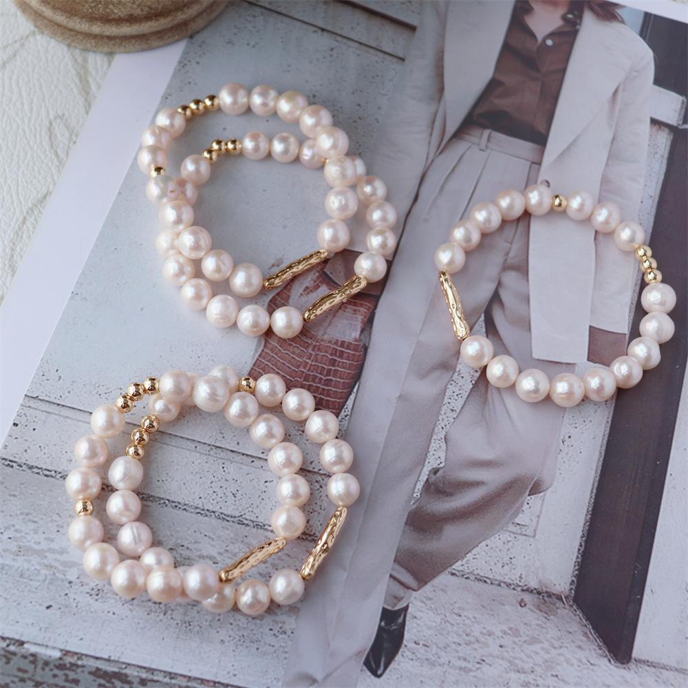 Light Luxury9MM Natural high-luster freshwater pearl bracelet with a unique, delicate gold-tone design, exuding a sophisticated and elegant Baroque