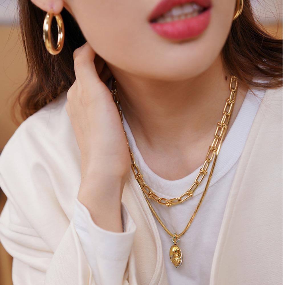 BELLA BOX Light Luxury Heavy Industry Ruby Rabbit Flower Pendant Suitable For Ladies Wedding Banquet High-end Jewelry