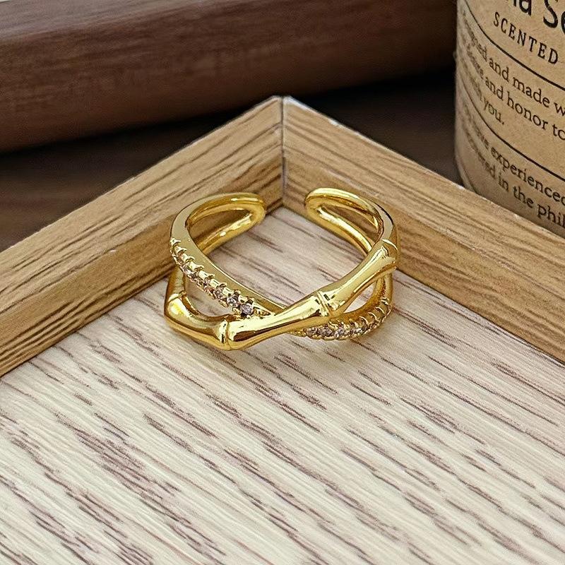 Французское средневековое ретро матовое кольцо с открытым дизайном в виде четырехлистного клевера, нишевое, высококлассное, инкрустированное бриллиантами и цирконом, кольцо на указательный палец, женское