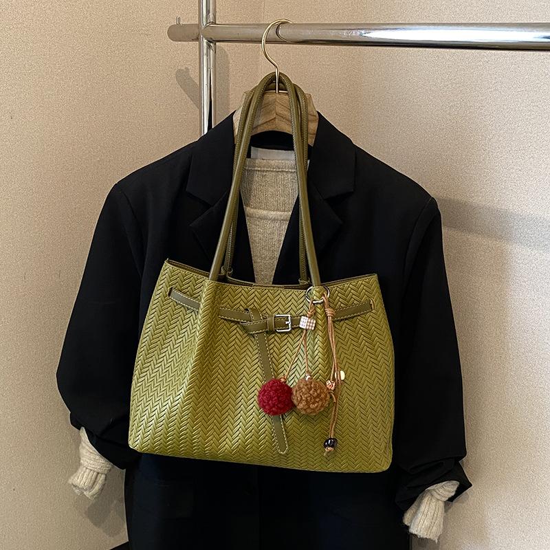 Ретро сумка женская большой вместимости 2025 новая осень и зима универсальная плетеная сумка сумка через плечо повседневная сумка-тоут для поездок на работу