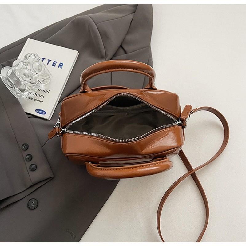 Ielgy Retro Large Capacity Autumn Winter Niche Design Shoulder Messenger Bag Portable Commuter Bag