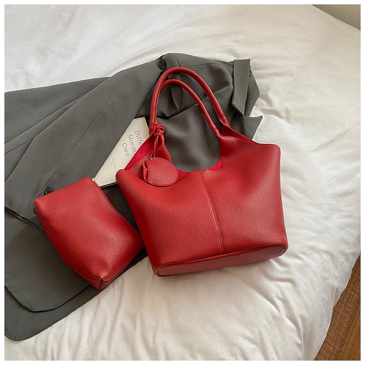 Fashion Texture Large Capacity Tote Bag Women's 2025 New Simple Casual Underarm Tote Bag High-end Shoulder Bag