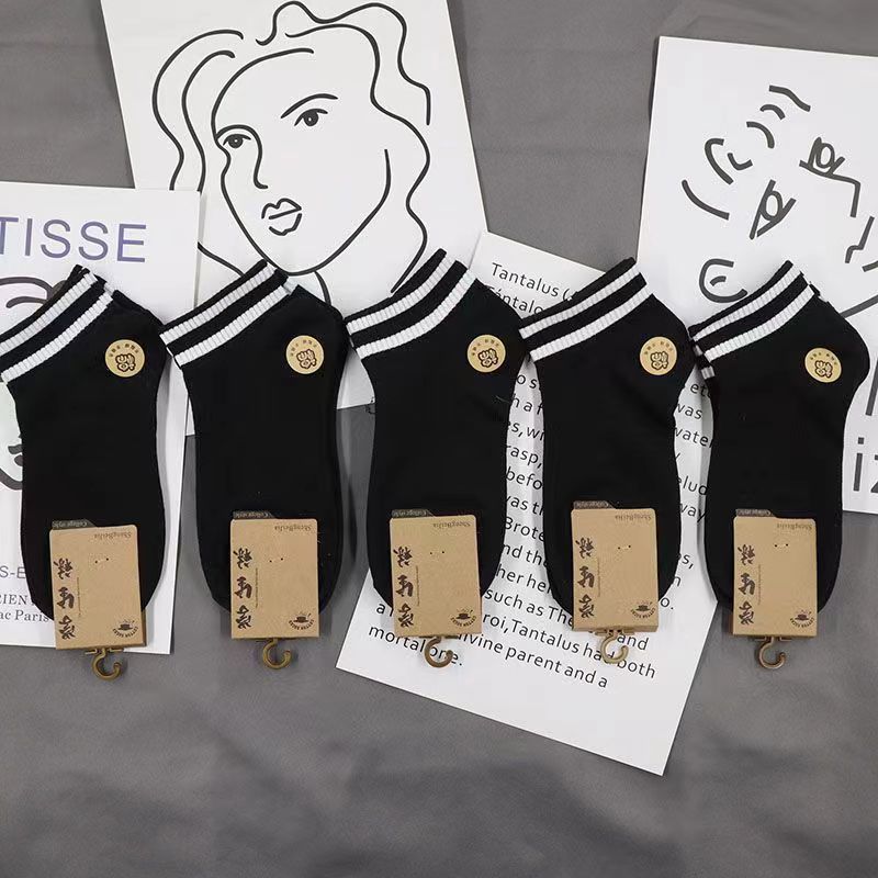 BMW Autumpure coloreasiest for match black and white men's and women's sports high stockings casual cotton soft men's socks zhuji socks wholesale