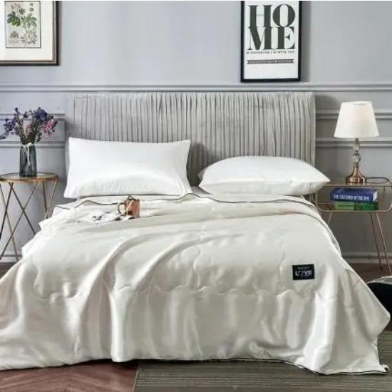 Новое высококачественное шелковое летнее одеяло Мягкое и удобное Высококлассное кондиционер Однотонное летнее тонкое одеяло