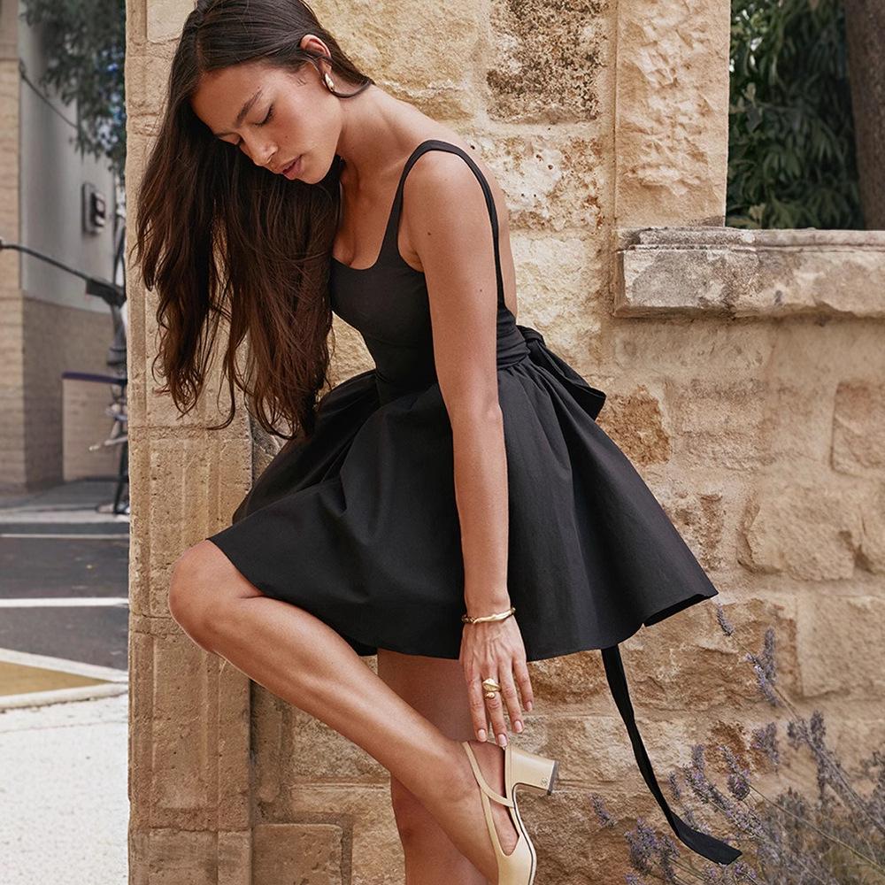 Летнее женское платье на бретелях с открытой спиной и бантом - Европейский и американский дизайн