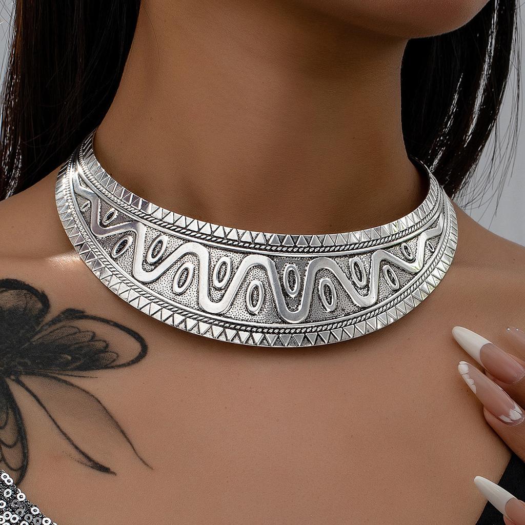 Модные ожерелья для женщин. Ювелирные изделия