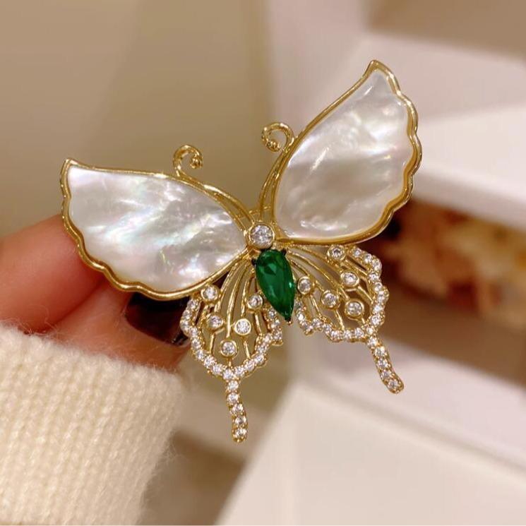 New Shell Rhinestone Butterfly Brooches for Women Lapel Pins Elegant Party Clothes Suit Small Accessories Gift