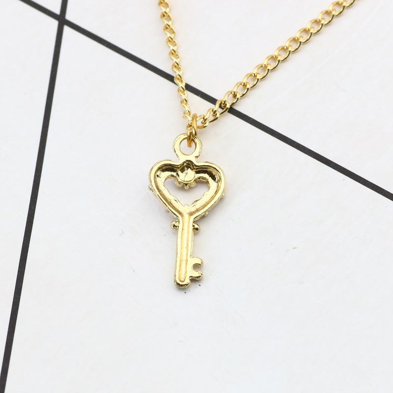 Women Heart Key Shape Hollow Cute Alloy Pendant Necklace with Chain Christmas Gift