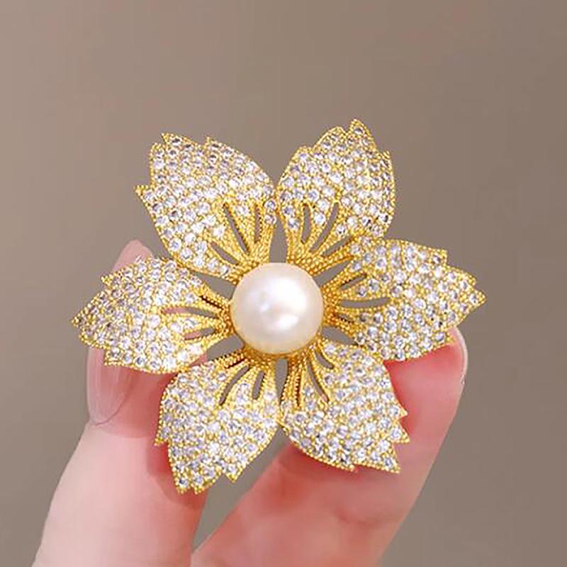 Golden High-End Women'S Delicate Flowers, Sparkling S, Redbud Anti-Light Brooches