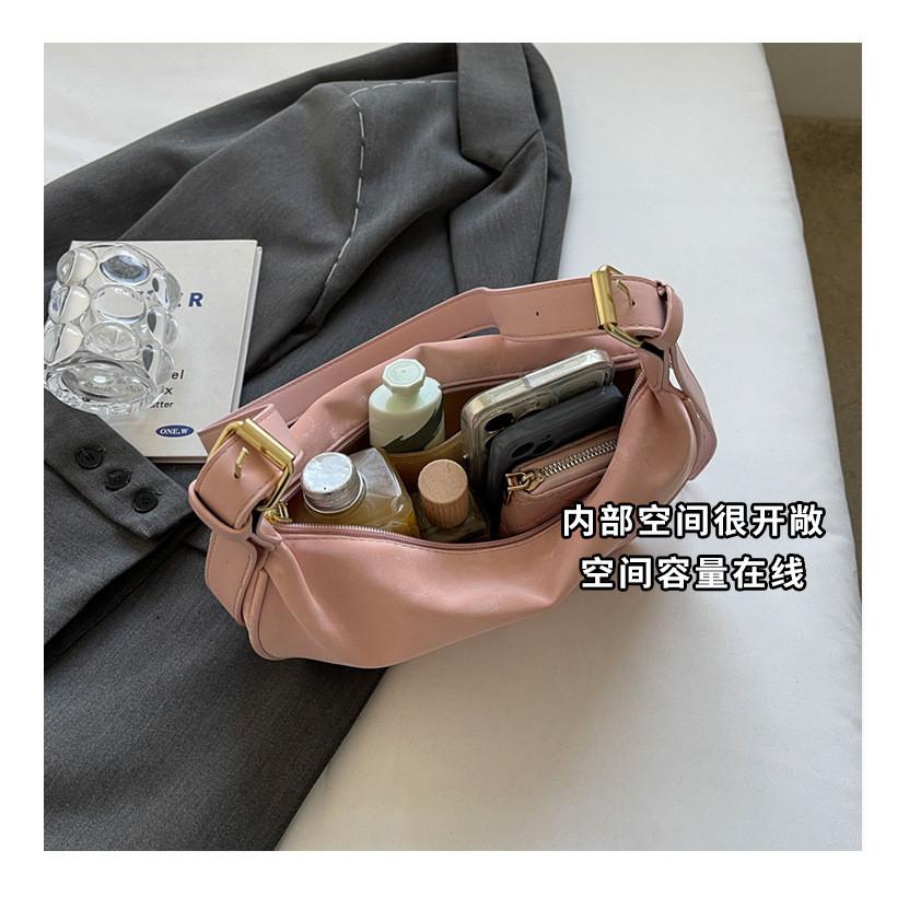 IELGY Women's Korean Version of Pink Velvet Diagonal Dumpling Bag, Lightweight Underarm Bag, Simple Pu Shoulder Bag