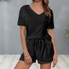 Женский летний комплект из 2 предметов: футболка с коротким рукавом и V-образным вырезом, эластичные шорты на талии, однотонный свободный покрой, повседневный наряд