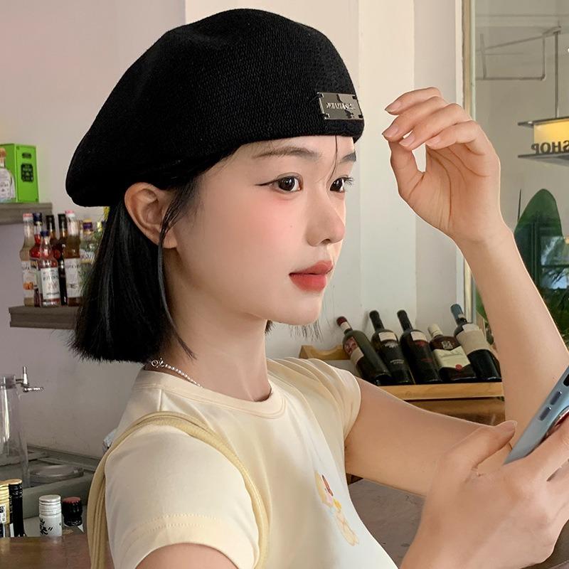 Берет женский новые осенне-зимние модели показывают маленькое лицо и носят шляпу вперед с большим обхватом головы черная шляпа.