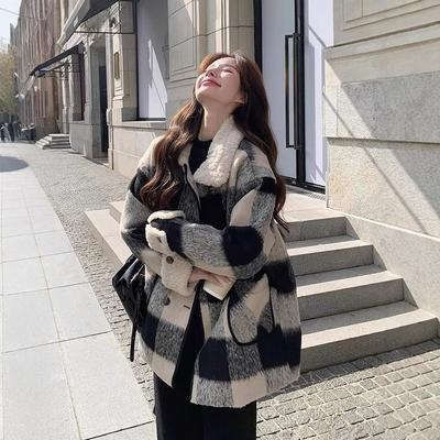 Черно-белая клетчатая шерстяная женская куртка Зимняя стеганая подкладка Утолщенное шерстяное пальто Маленькое средней длины