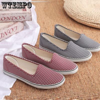 Женская обувь Старая пекинская тканевая обувь на мягкой подошве. Нескользящая и удобная обувь для мам на каждый день.