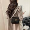 Корейская милая повседневная наплечная сумка-подмышка 2025 новая простая однотонная сумка-мессенджер с бантом персонализированная маленькая квадратная сумка в стиле инс