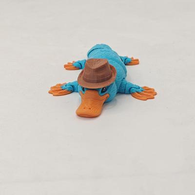 3D-печатная игрушка утконос с подвижными конечностями и шляпой - настольная декомпрессия для детей