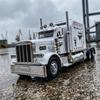 1:24 Peterbilt 389 с ливреей «Пламя» Американский тяжелый седельный тягач Металлическая литая модель автомобиля Декор для дома и подарки для компьютера