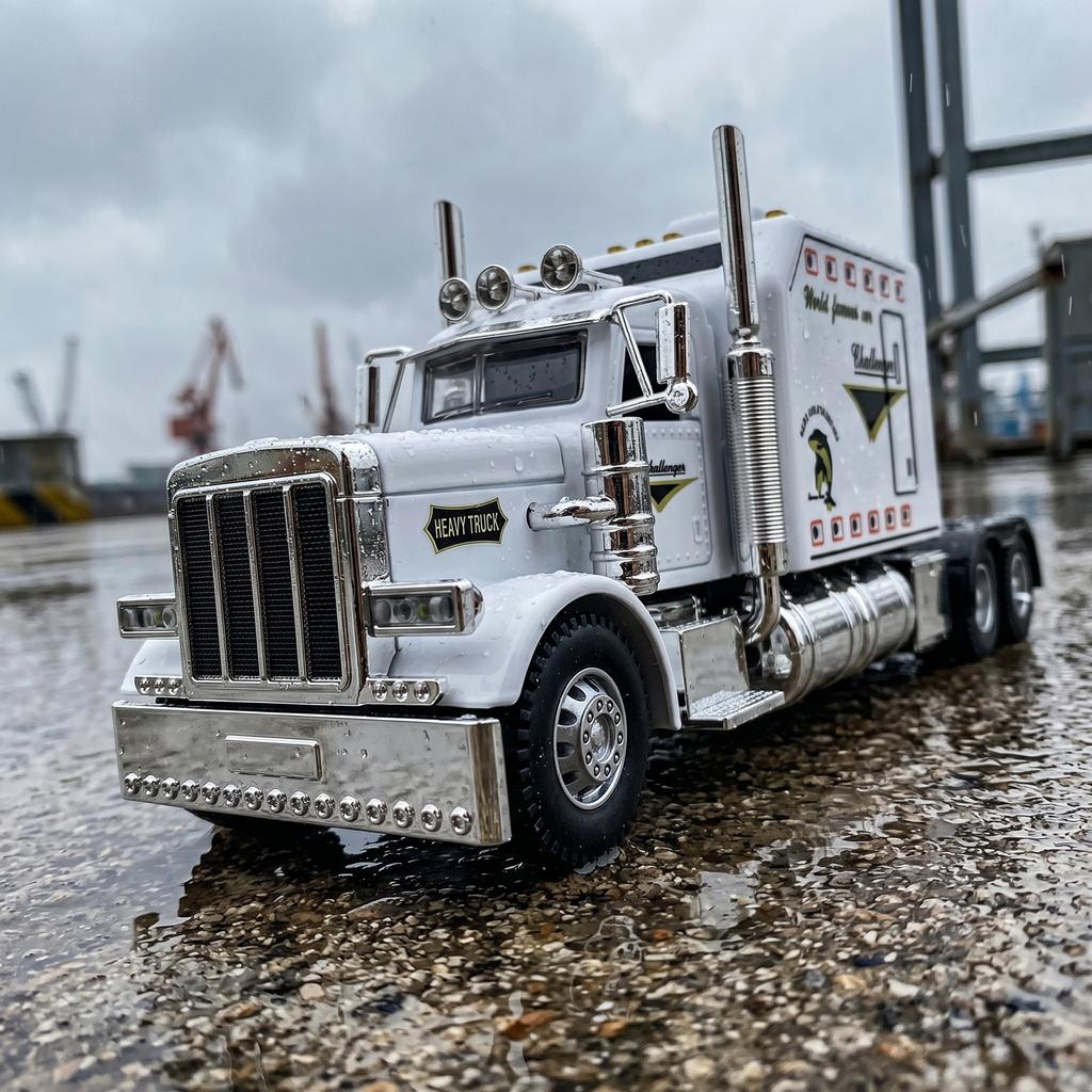 1:24 Peterbilt 389 с ливреей «Пламя» Американский тяжелый седельный тягач Металлическая литая модель автомобиля Декор для дома и подарки для компьютера